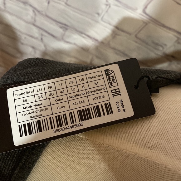 Grey square neck Top - Picture 5 of 6